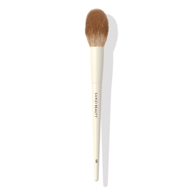 Sanzi Blush Brush 05 hos parfumerihamoghende.dk 