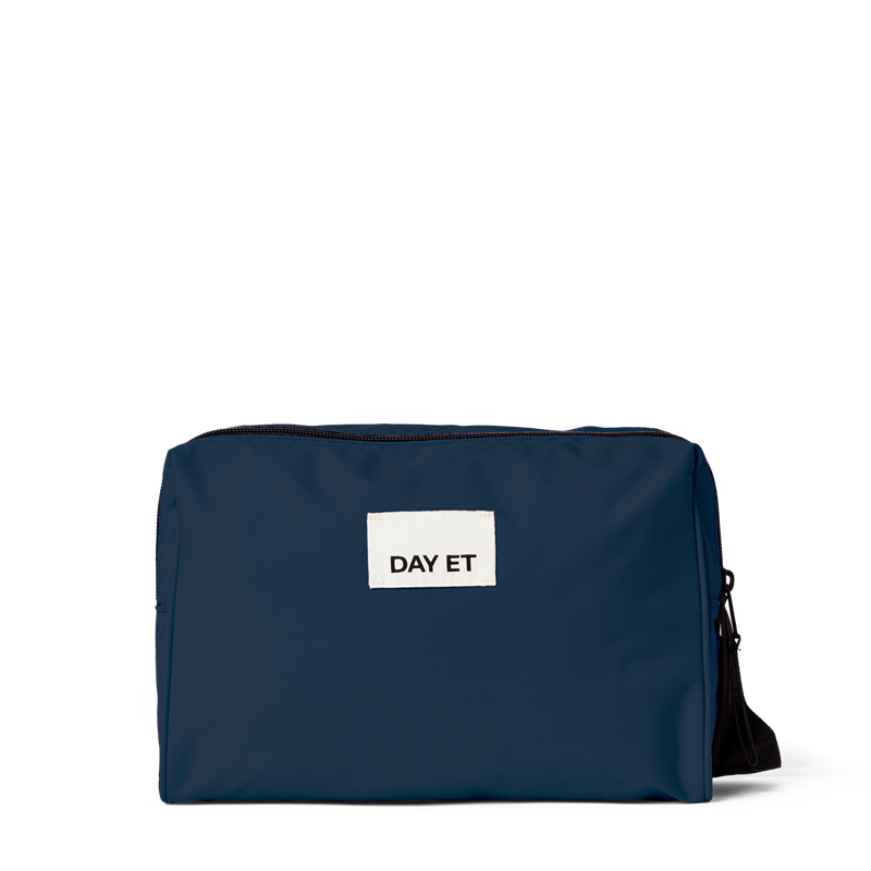 Day Gweneth RE-S Washbag L - Navy Blazer hos parfumerihamoghende.dk 